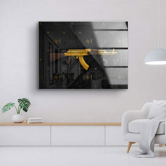 Modernes Wandbild mit goldener Gewehr-Illustration auf schwarzem Hintergrund im Wohnzimmer
