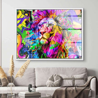 Modernes Wandbild mit buntem Löwen im Pop Art Stil auf Leinwand über Sofa im Wohnzimmer