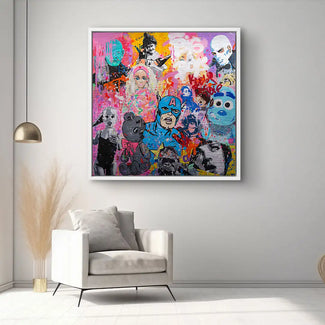 Buntes Pop Art Wandbild mit Comic- und Fashion-Motiven in modernem Wohnzimmer