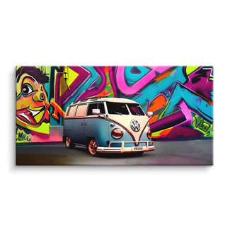 Retro VW Bulli vor bunter Graffiti-Wand als modernes Wandbild, Kunst auf Leinwand