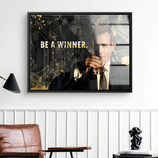 Modernes Wandbild mit elegantem Mann im Anzug, Text 'Be a Winner', goldene Akzente, Wohnzimmerdeko