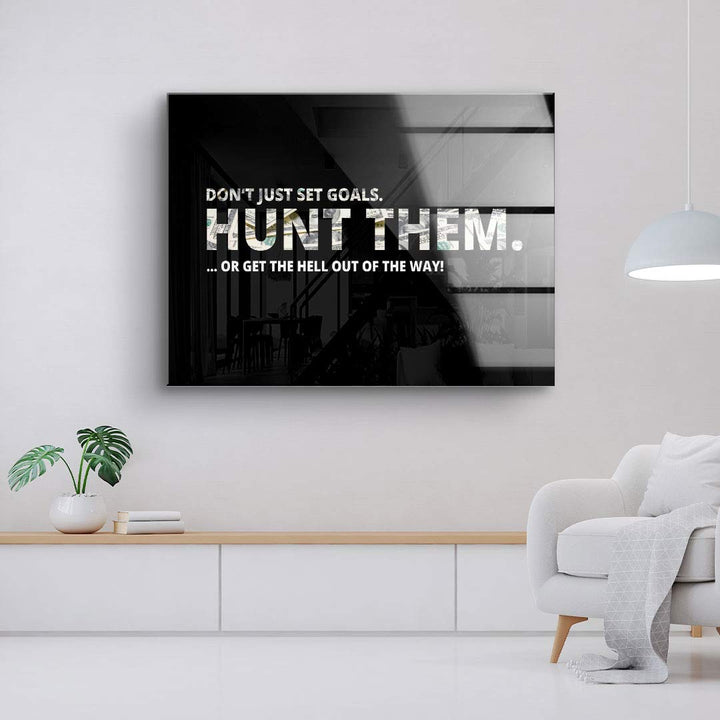 Modernes Motivationsbild in schwarz-weiß mit Spruch an weißer Wohnzimmerwand, Leinwandkunst