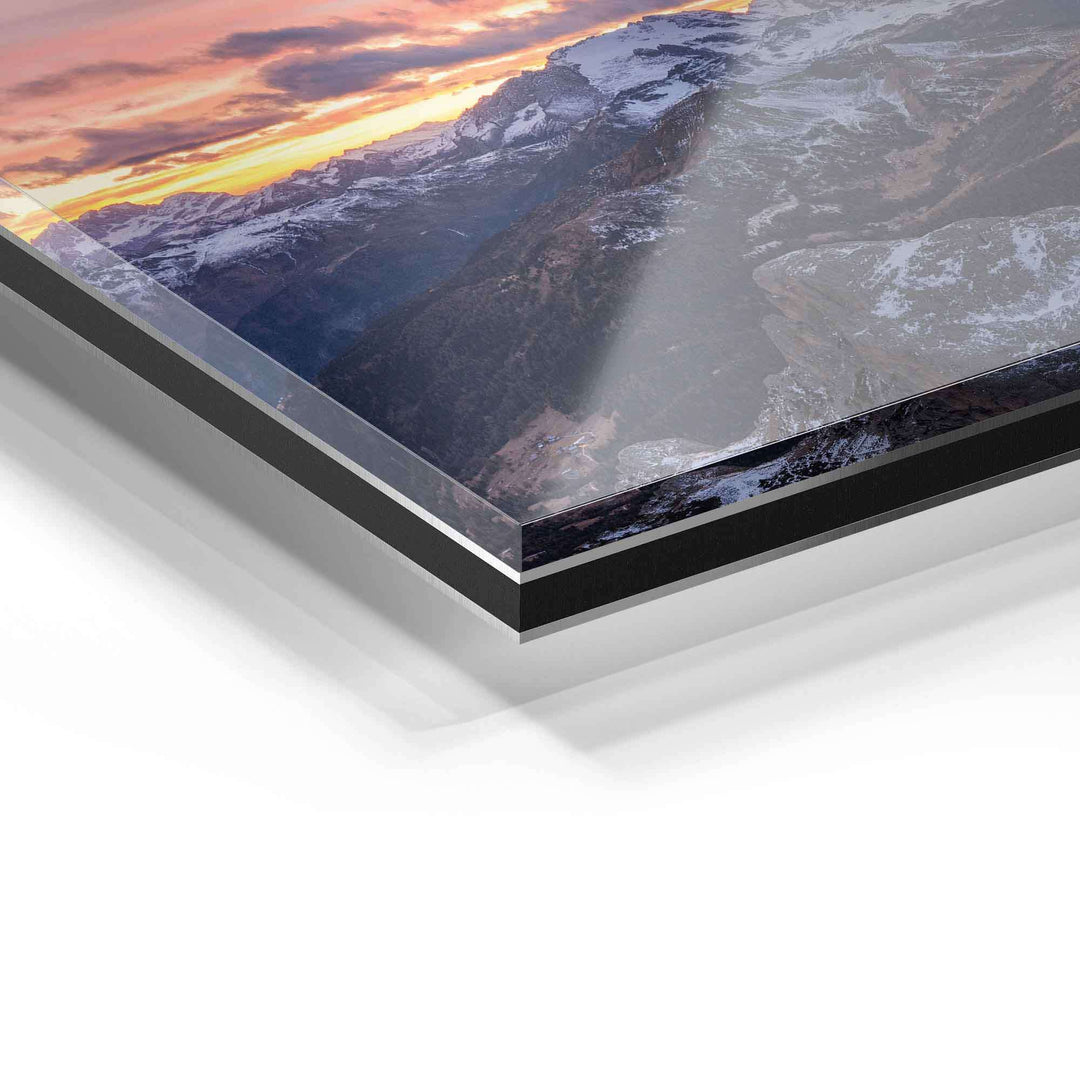 Detailaufnahme Acrylglas Wandbild mit Alpenmotiv und Sonnenuntergang, brillante Farbtiefe