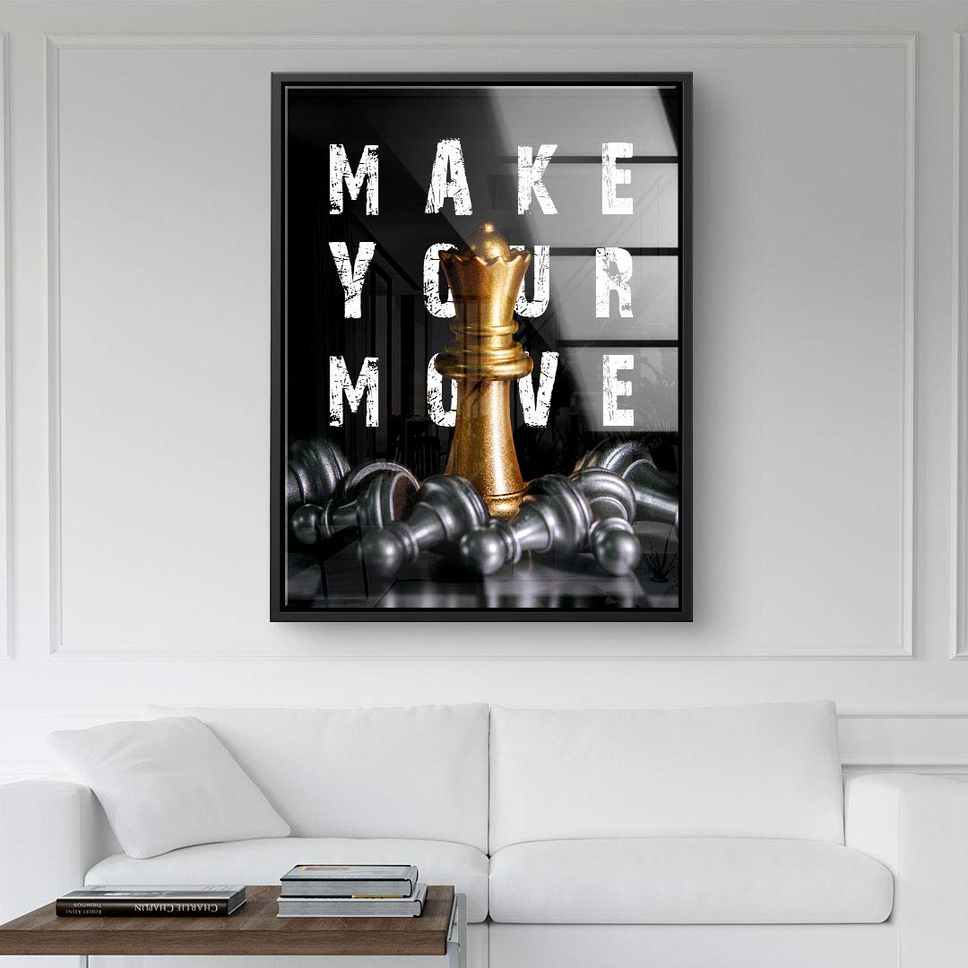 Modernes Leinwandbild Schachfigur Goldene Königin mit Spruch Make Your Move im Wohnzimmer