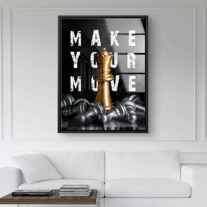 Modernes Leinwandbild Schachfigur Goldene Königin mit Spruch Make Your Move im Wohnzimmer