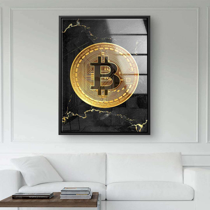 Modernes Wandbild mit goldener Bitcoin-Münze auf schwarzem Marmor-Hintergrund im Wohnzimmer