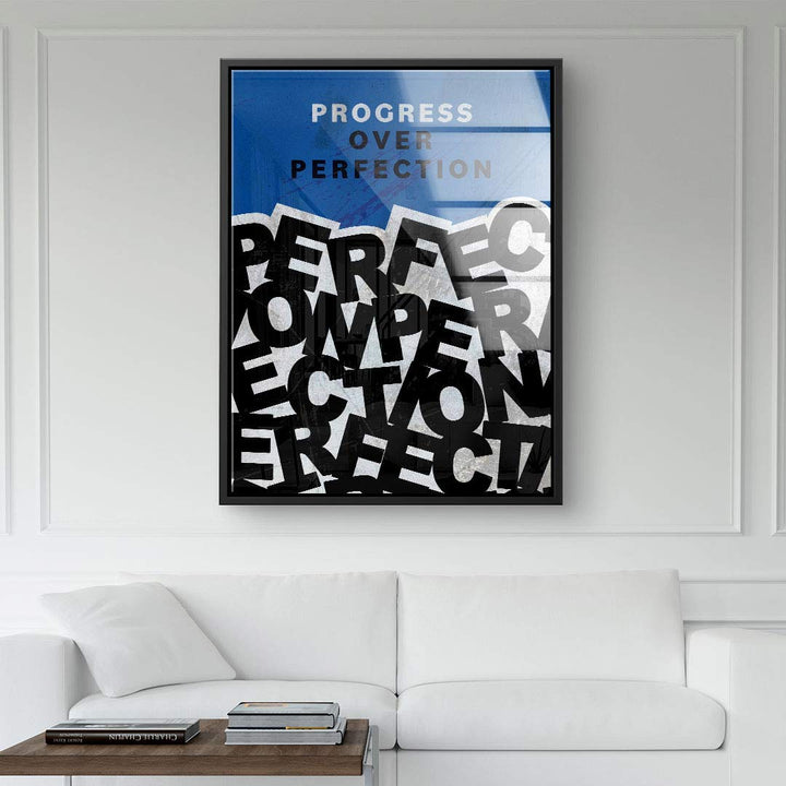 Modernes Wandbild mit Motivationsspruch Progress Over Perfection im Wohnzimmer, Kunstbild auf Leinwand