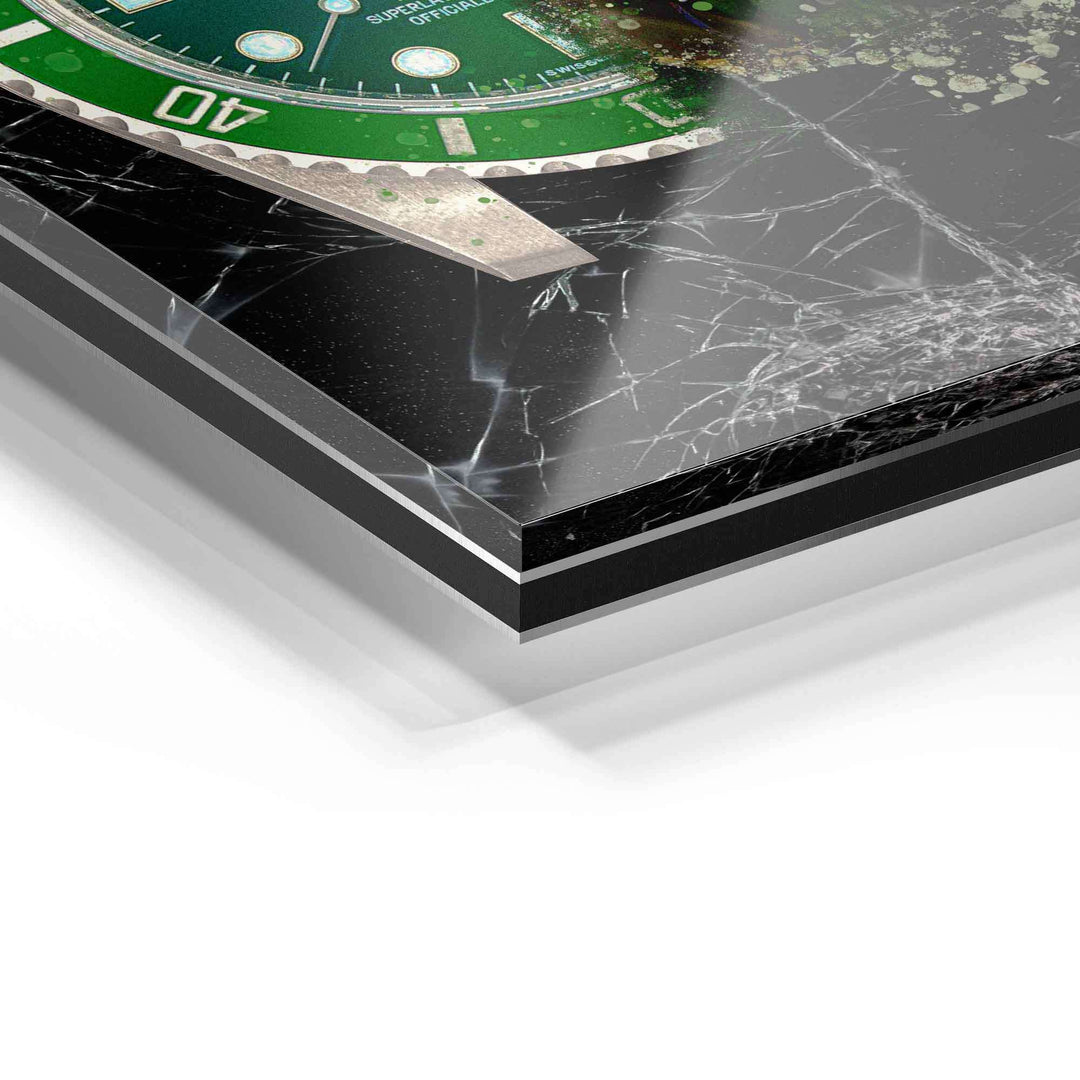 Detail eines Wandbilds auf Acrylglas mit grünem Uhrendesign und Marmoreffekt