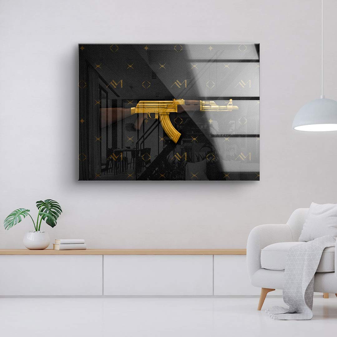 Modernes Wandbild mit goldener Gewehr-Illustration auf schwarzem Hintergrund im Wohnzimmer