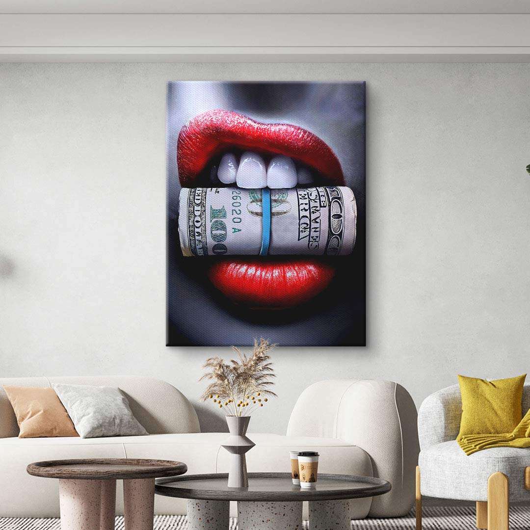 Leinwandbild mit roten Lippen, die eine Dollarrolle im Mund halten, Pop Art Wandbild