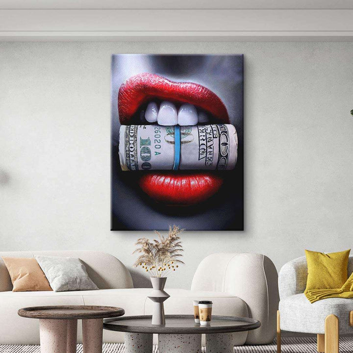Leinwandbild mit roten Lippen, die eine Dollarrolle im Mund halten, Pop Art Wandbild