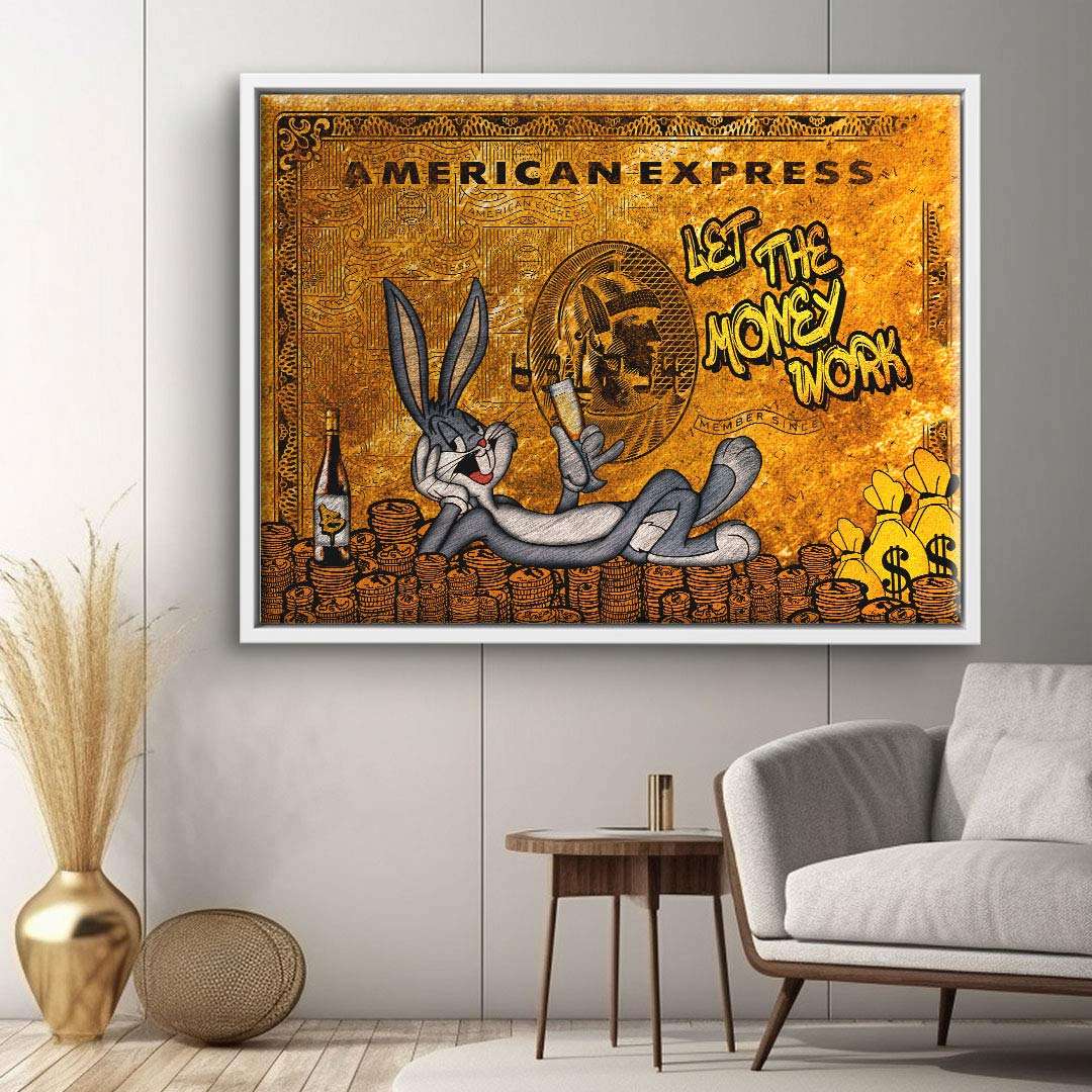 Modernes Wandbild mit Comic-Hase auf Goldkarte, Geldmünzen und Spruch Let the Money Work