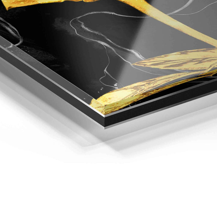Detailaufnahme eines modernen Wandbilds auf Acrylglas mit goldenen Akzenten und schwarzem Hintergrund