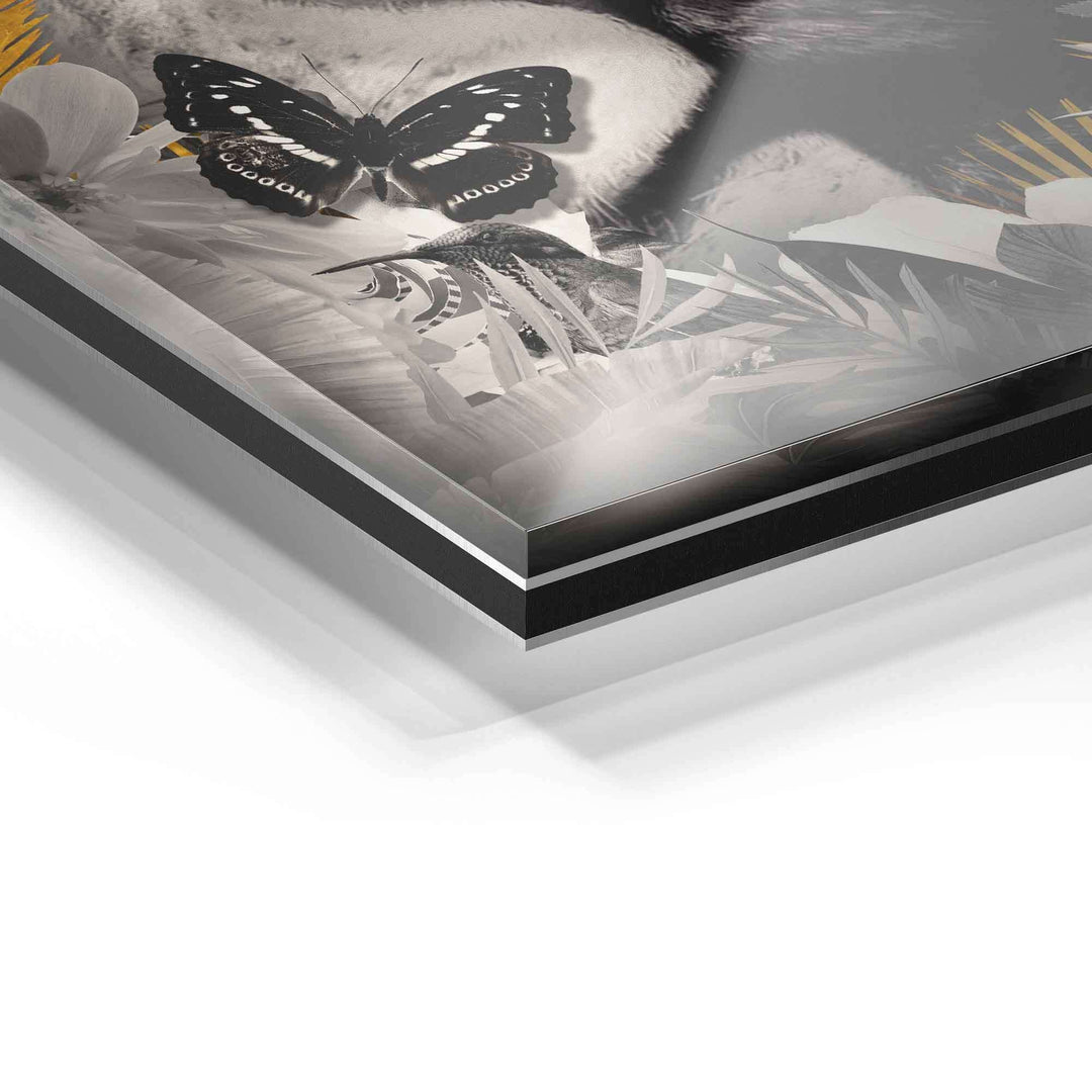 Detailfoto Acrylglas-Wandbild mit schwarzem Schmetterling und floralen Elementen