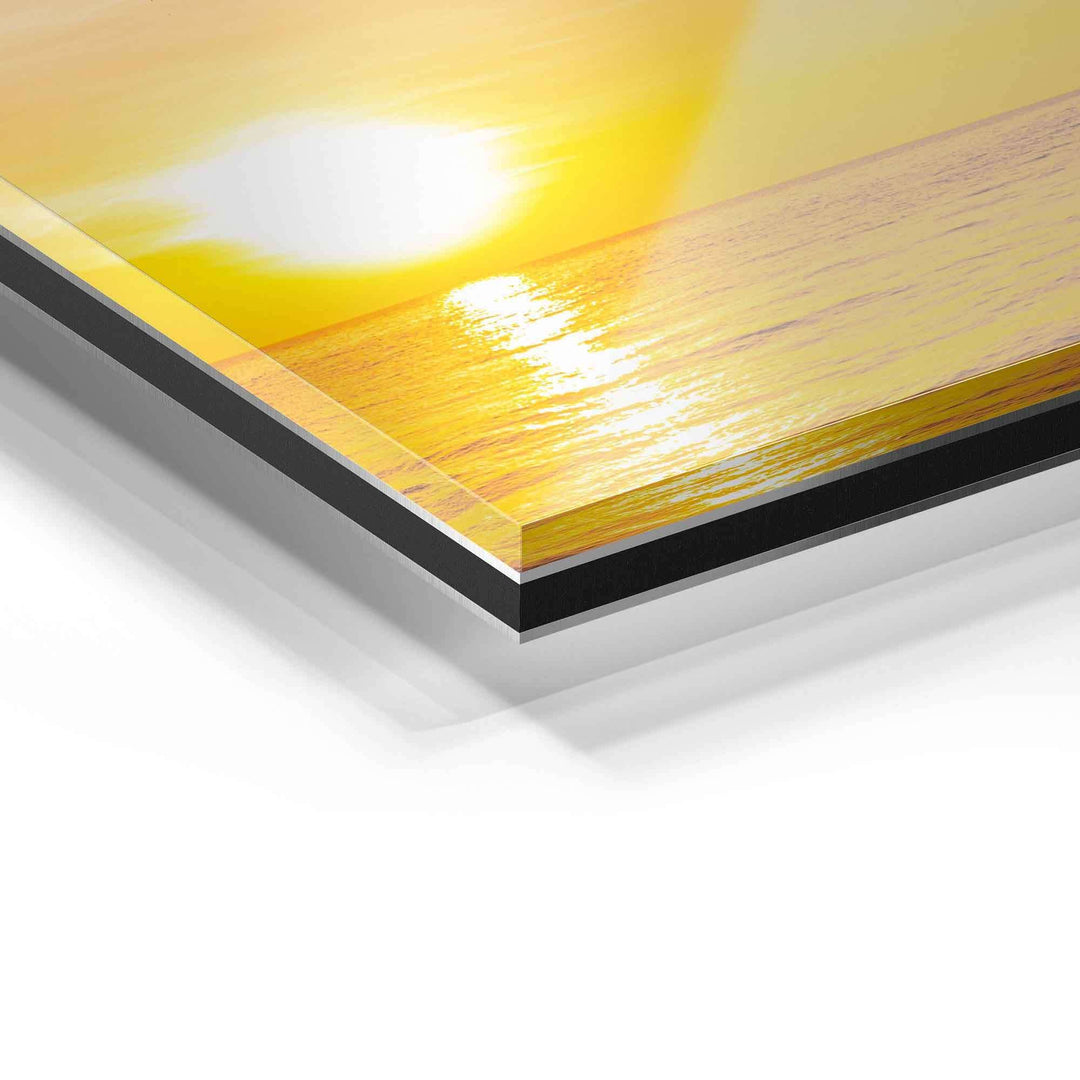 Detailaufnahme Acrylglas-Wandbild mit gelben Sonnenstrahlen und reflektierendem Wasser