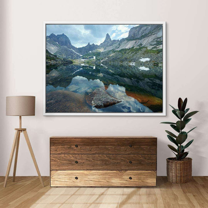 Berglandschaft Wandbild auf Leinwand über Kommode, Naturmotiv mit See und Bergen
