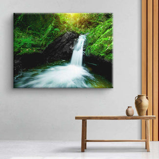 Leinwandbild mit Wasserfall im grünen Wald, Natur Wandbild für Wohnzimmer Dekoration