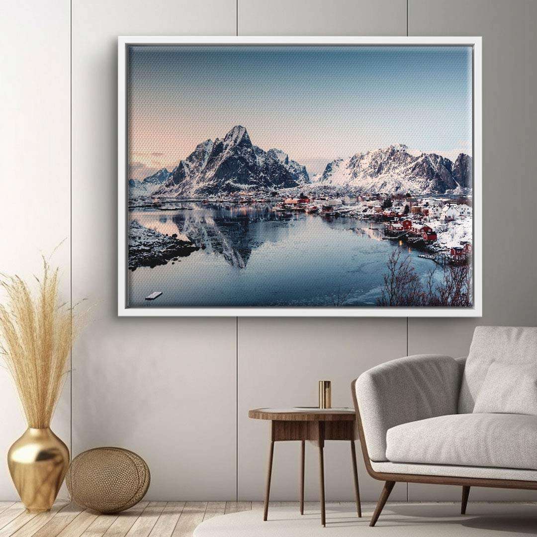 Leinwandbild Alpen Landschaft mit schneebedeckten Bergen und See im modernen Wohnzimmer