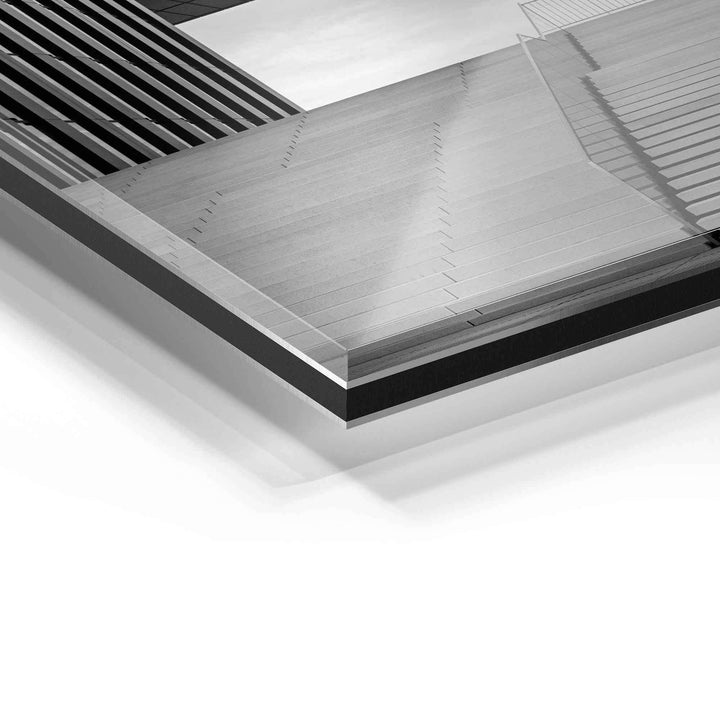 Detailaufnahme Acrylglas-Wandbild mit moderner Architektur in Schwarz-Weiß