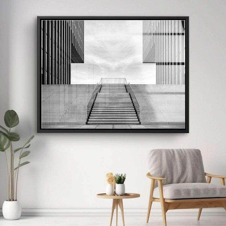 Modernes Wandbild mit schwarz-weißer Architektur, Treppe und Hochhäusern, minimalistisch im Wohnzimmer