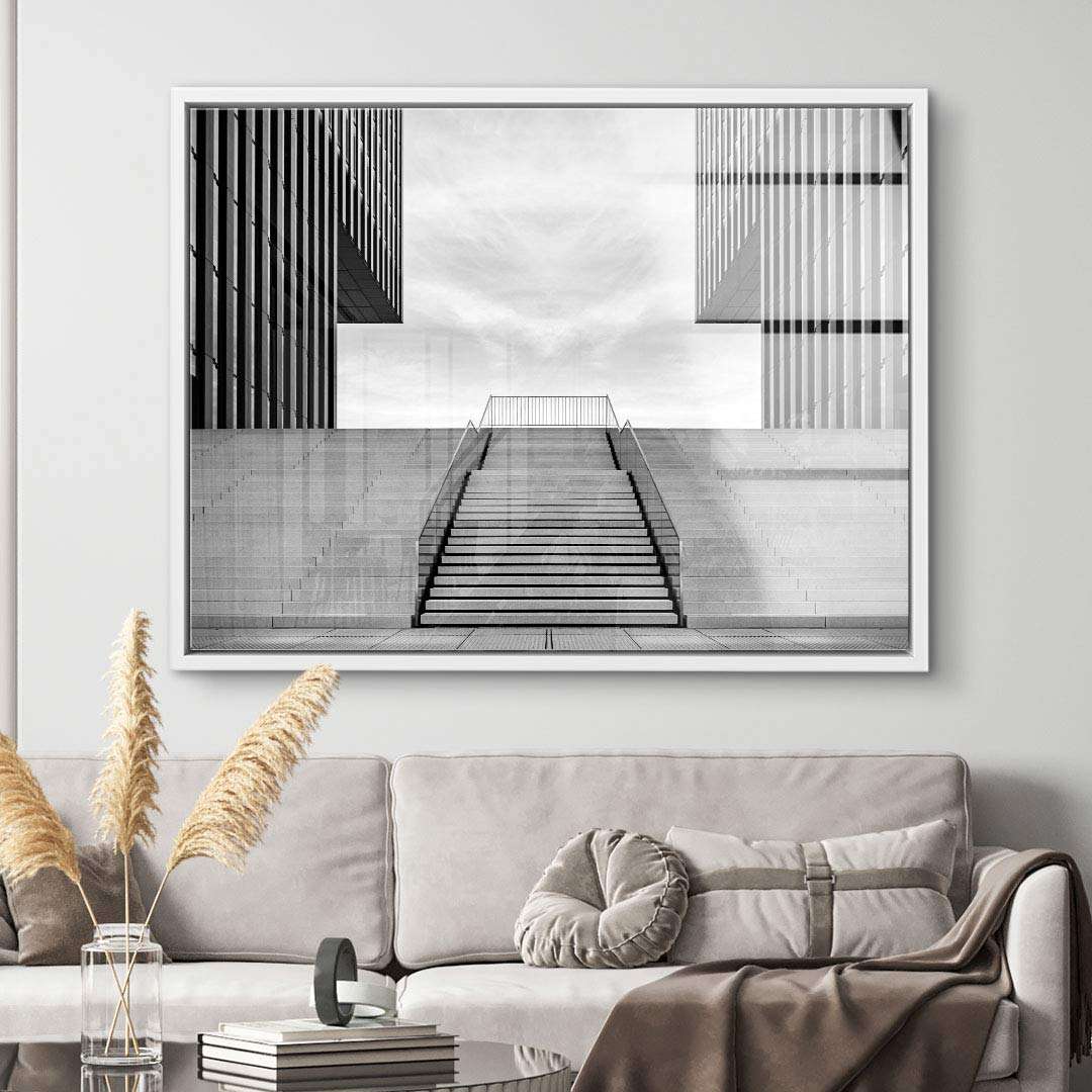 Modernes Wandbild mit schwarz-weißer Architektur, Treppe und urbanen Gebäuden im Wohnzimmer