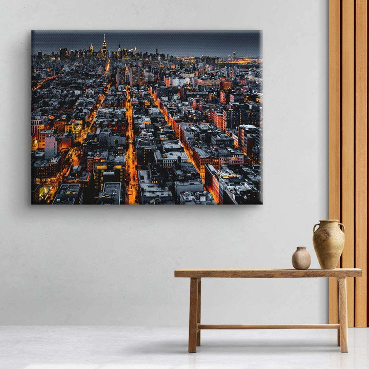 Leinwandbild mit nächtlicher Stadtansicht, leuchtende Straßen, moderne Wanddeko urban