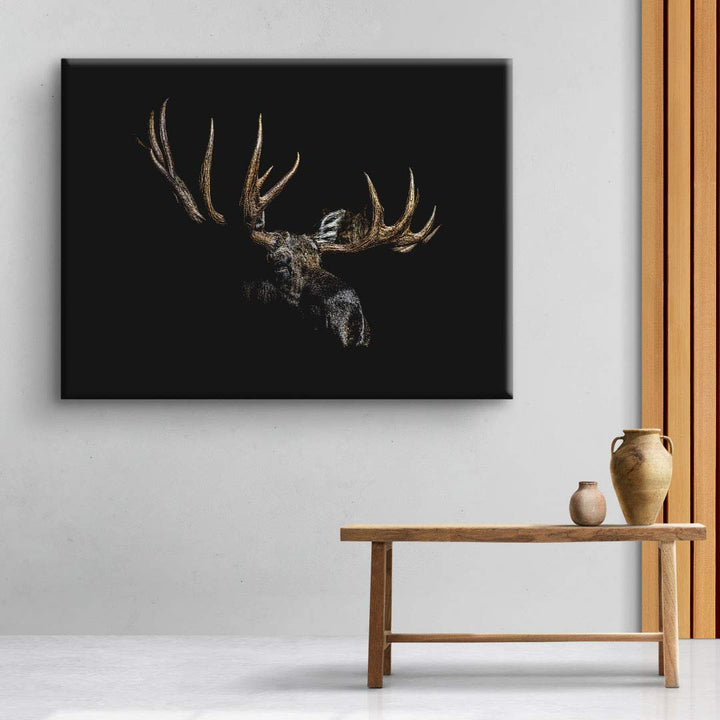 Leinwandbild mit Hirschmotiv auf schwarzem Hintergrund als modernes Wandbild in Wohnzimmer