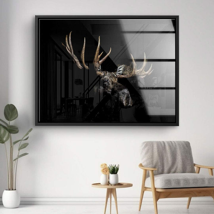 Modernes Wandbild mit goldfarbenem Hirsch auf schwarzem Hintergrund in stilvollem Wohnzimmer