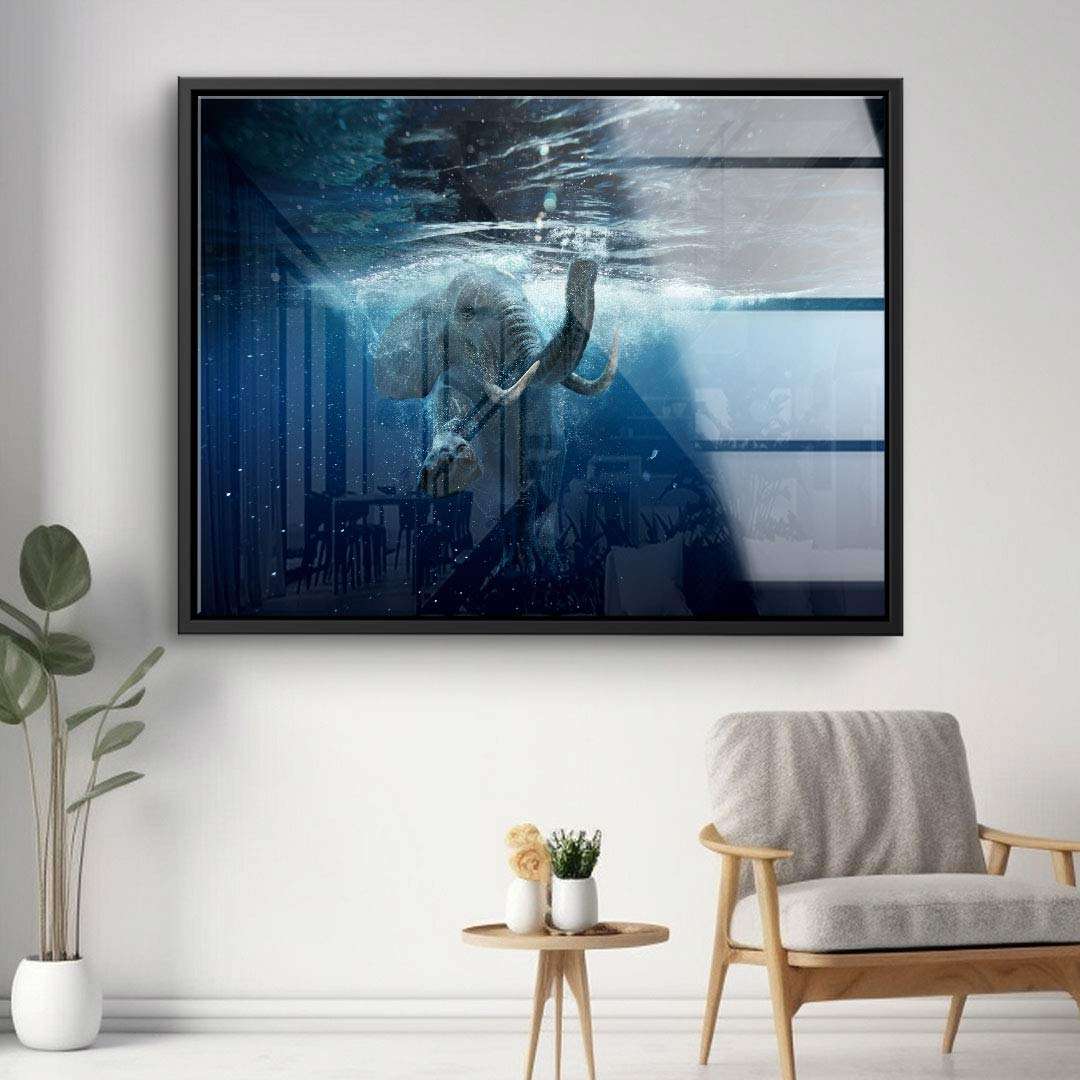 Modernes Wandbild mit schwimmendem Elefanten unter Wasser im stilvollen Wohnzimmer