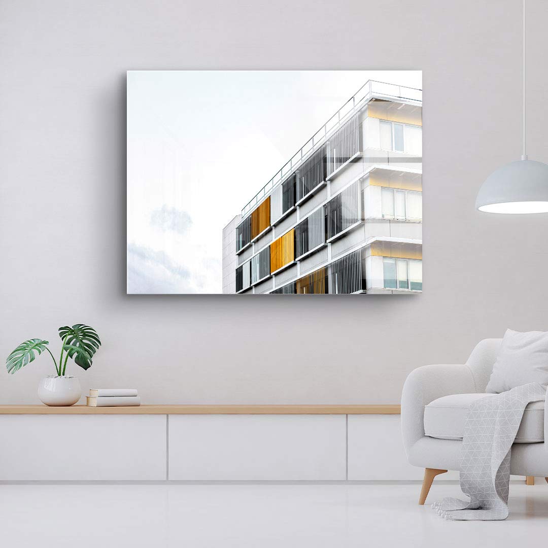 Modernes Architektur-Wandbild mit weißem Gebäude und gelben Akzenten auf Leinwand