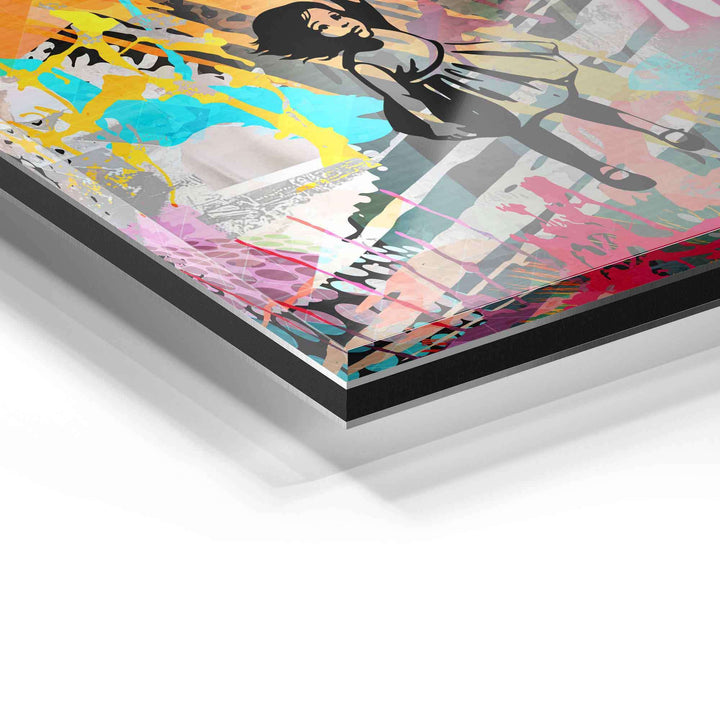 Detailaufnahme Acrylglas-Wandbild mit stilisierter Mädchenfigur und buntem Pop Art Muster