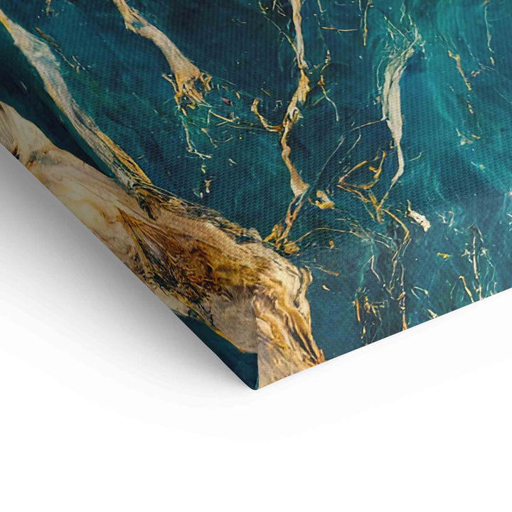 Detailaufnahme eines XXL-Wandbilds mit goldenem, abstraktem Petroleum-Muster auf Leinwand