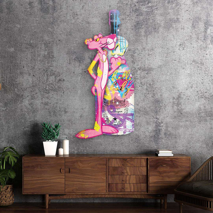 Modernes Wandbild mit pinkem Panther, bunter Graffiti-Flasche und urbanem Wohnzimmer-Design.