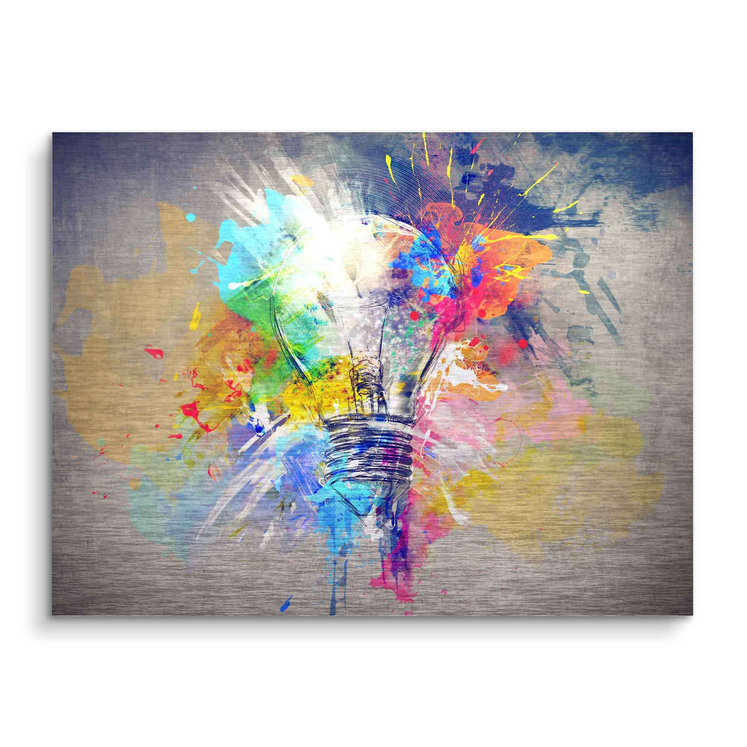 Bunte Glühbirne als Wandbild, kreative Motivationskunst mit Farbspritzern auf Leinwand