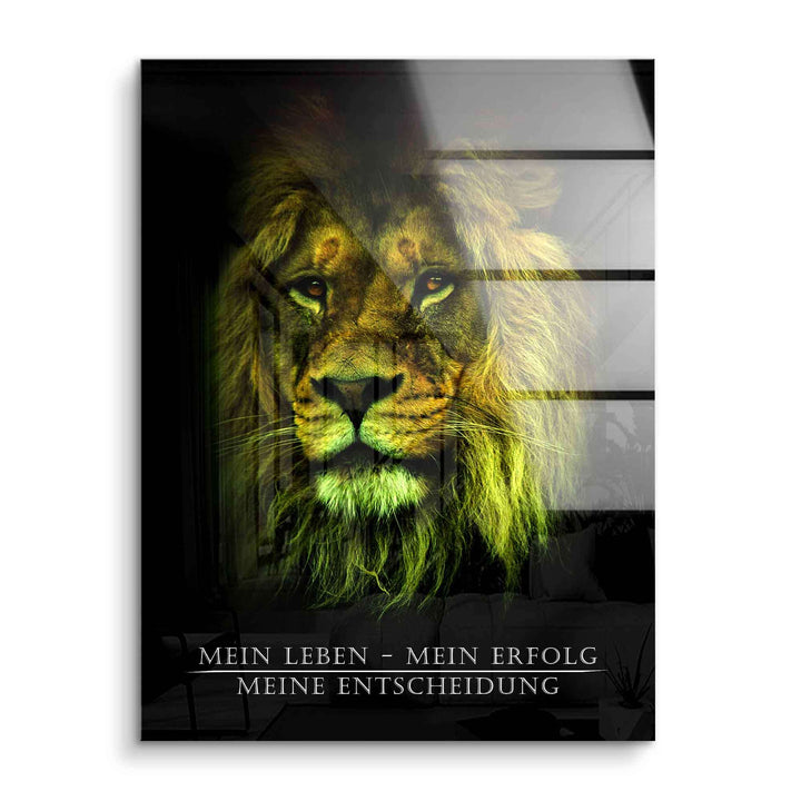 Motivationsbild mit Löwenkopf auf Acrylglas, moderner Stil, Zitat über Erfolg und Entscheidung