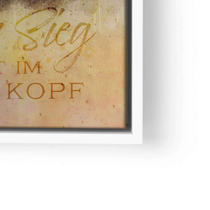 Motivationsbild auf Leinwand mit Löwin und Spruch 'Der Sieg beginnt im Kopf', moderne Wanddekoration
