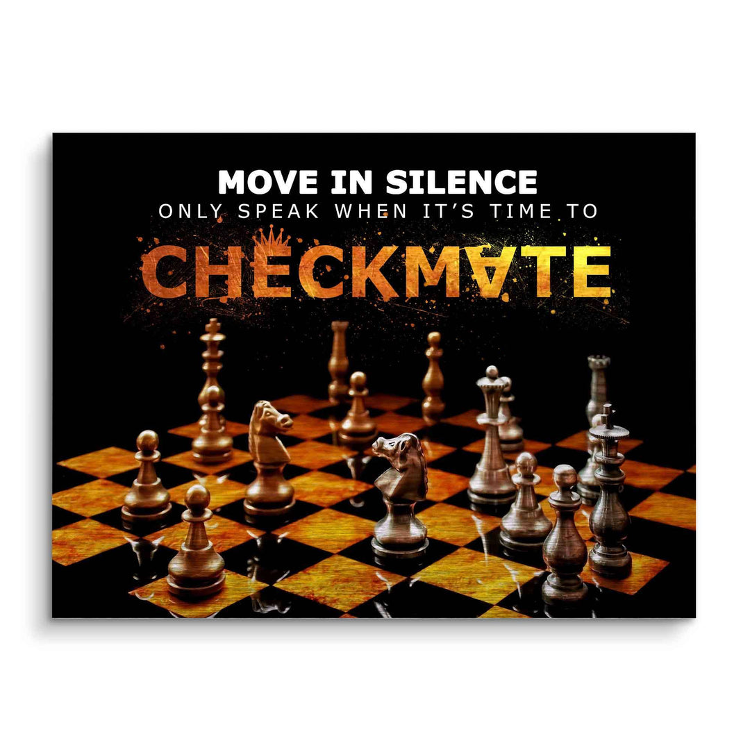 Motivationsbild mit Schachfiguren auf Schachbrett und Spruch Move in Silence, Wandbild