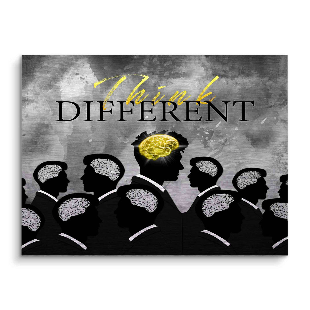 Motivationsbild mit mehreren Köpfen, einer hebt sich mit leuchtendem Gehirn und Text Think Different ab.