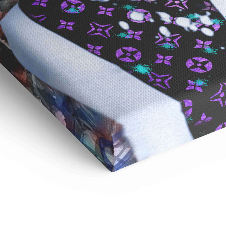 Detailansicht eines modernen, bunten Pop Art Wandbilds auf Leinwand mit violetten Mustern