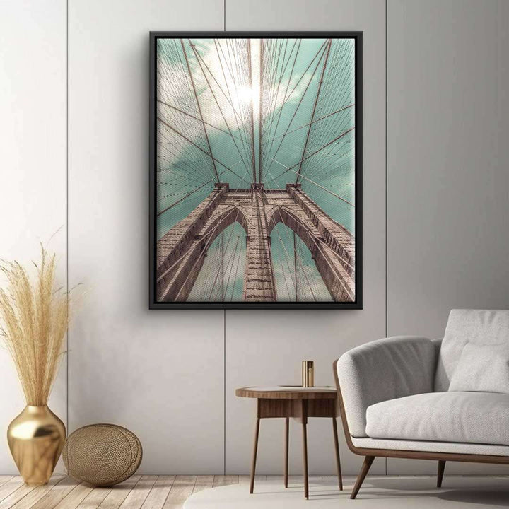Modernes Wandbild mit Brückenmotiv in stilvollem Wohnzimmer, Seile vor Himmel