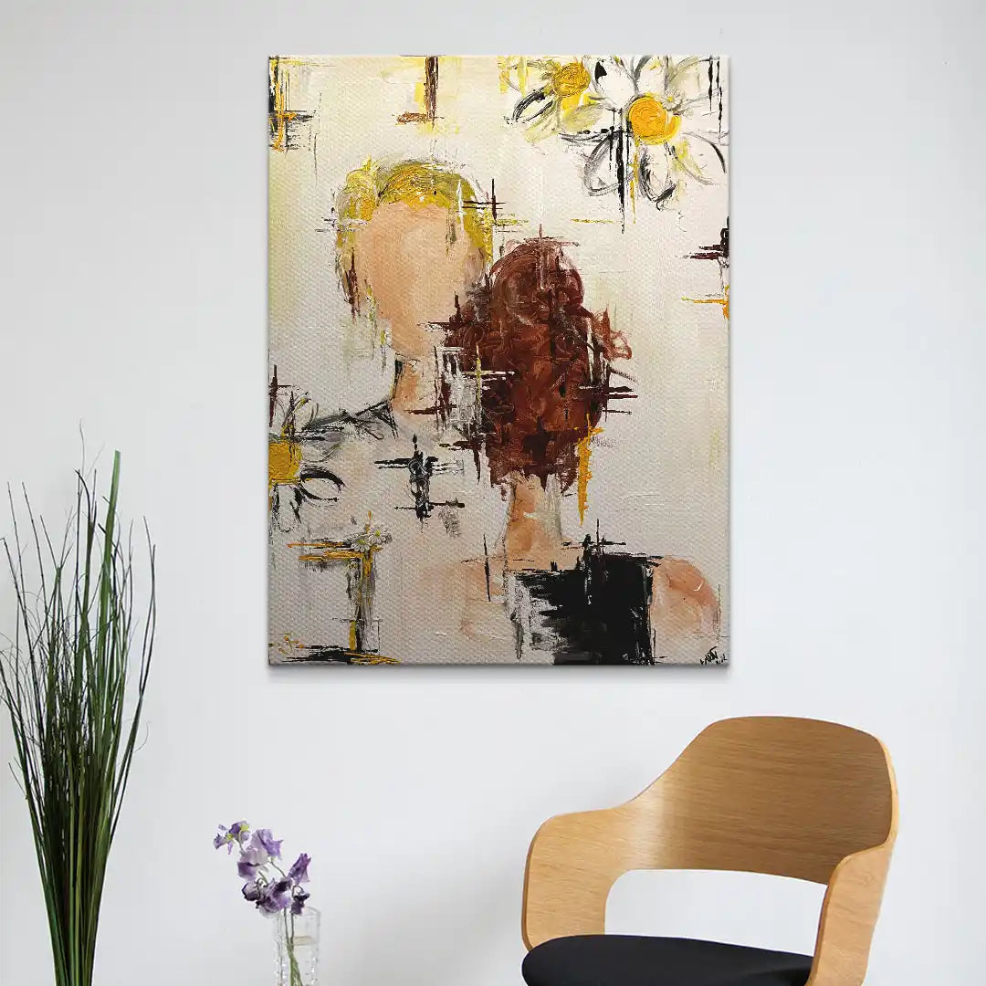 Abstraktes Wandbild mit zwei Personen und Blumen in moderne Wohnzimmer Einrichtung