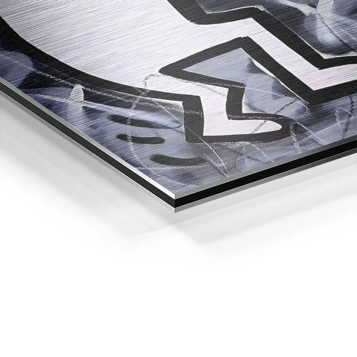 Detailansicht modernes Wandbild mit abstraktem Motiv auf gebürstetem Aluminium