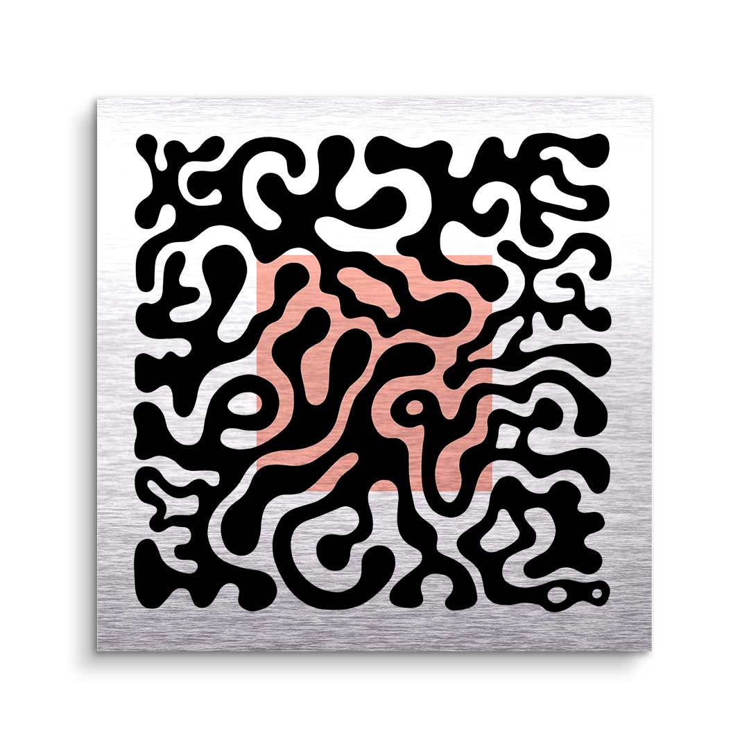 Modernes Wandbild mit schwarzem abstraktem Muster auf silbernem Hintergrund, Akzent in Rosa