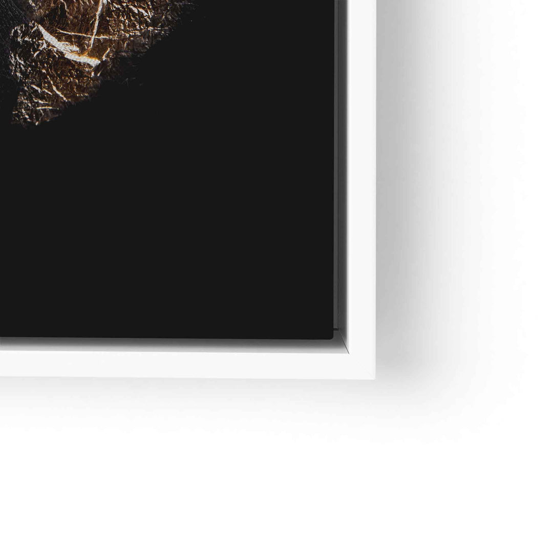 Modernes Wandbild mit abstraktem Gesicht und Blattgold auf schwarzem Hintergrund, Kunstbild