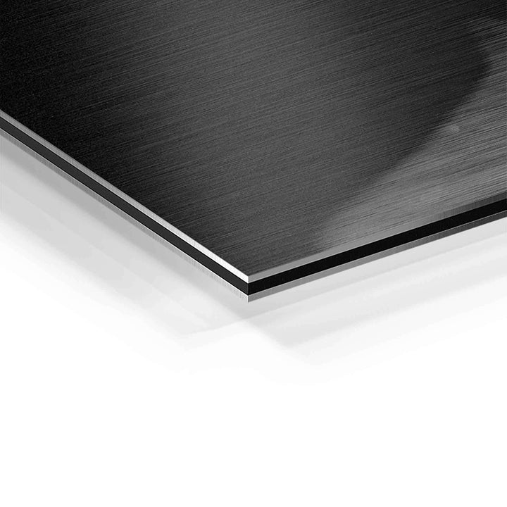Detailansicht einer Aluminium-Dibond Wandbild-Oberfläche mit gebürsteter Struktur