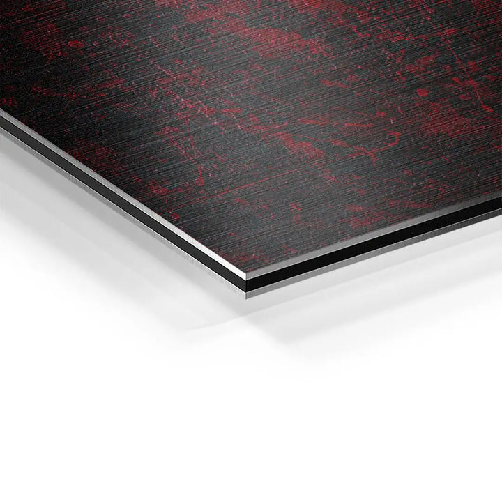 Detailansicht Wandbild auf Aluminium mit gebürsteter Oberfläche, abstrakte rote und schwarze Struktur