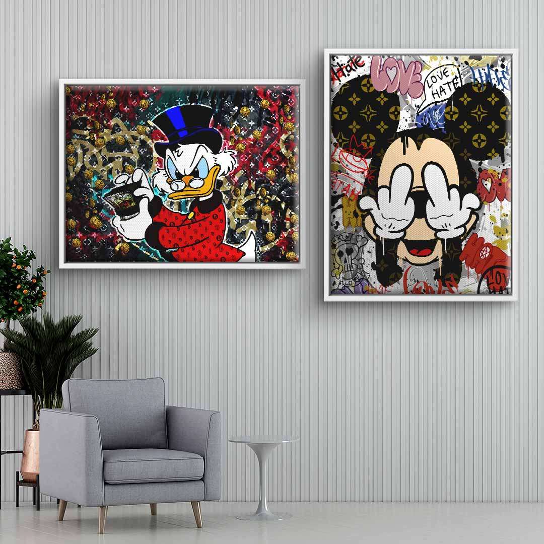 Modernes Wandbild-Set mit Pop Art Motiven, Comicfiguren und buntem Graffiti im Wohnzimmer