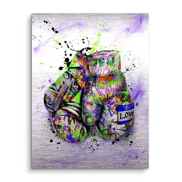 Modernes Wandbild mit bunten, graffiti-bemalten Boxhandschuhen auf silbernem Hintergrund