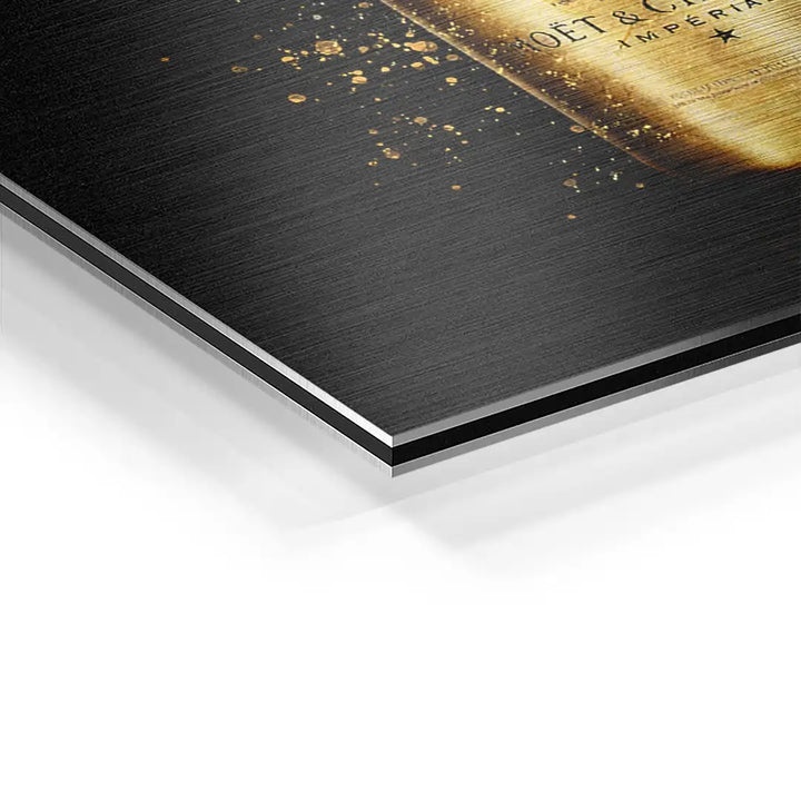 Detailansicht Wandbild Champagnerflasche auf gebürstetem Aluminium, modernes Kunstbild