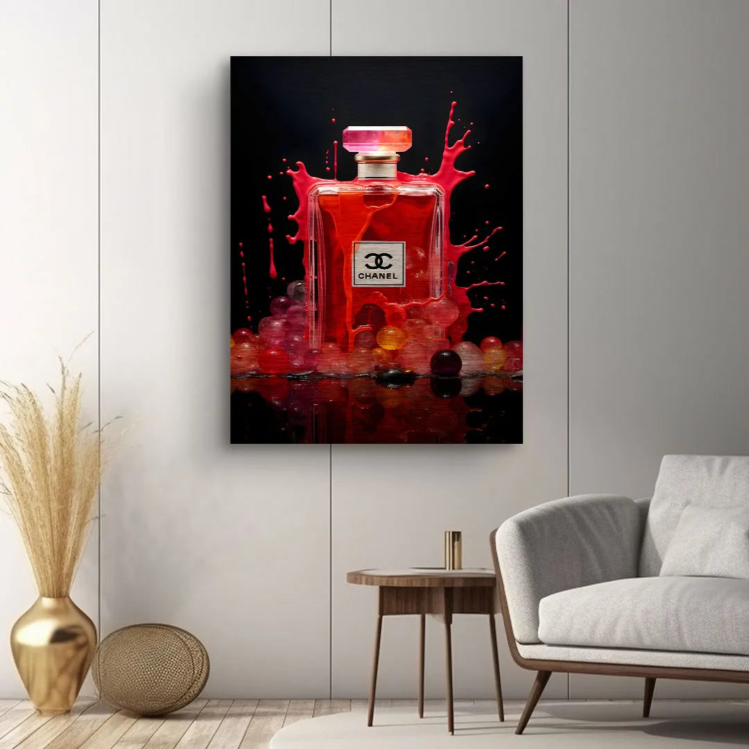 Modernes Wandbild mit Chanel-Parfümflasche, roter Splash-Effekt, abstrakte Kunst im Wohnzimmer